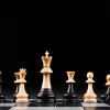Șah: Gukesh învinge pe Carlsen într-o partidă dramatică