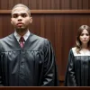 Chris Brown plederă nevinovat în cazul agresiunii asupra unui producător muzical: proces în 2026