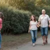 Catalonia îndeamnă: Cum o familie poate schimba vieți de copii
