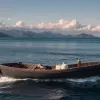 O sticlă cu cenușa mamei pornește într-o călătorie: Povestea emoționantă din Marea Britanie