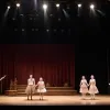 Cronici de teatru: Roald Dahl înainte de „cancel culture” și o parodie muzicală a „Cronicilor Indiilor”