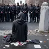 Doi bărbați arestați în Spania pentru agresiune motivată de aporofobie împotriva unei femei în vârstă și a fiului său