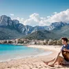 Tomás Graves: O copilărie între cărți, muzică și celebrități în Mallorca