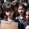 "Reducerea cheltuielilor poate salva un buget, dar distruge viitorul": Tinerii regretă vizibilitatea scăzută la summitul de la Sevilla
