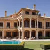 Cele trei case ale săptămânii: palat în Gijón pentru 4,9 milioane de euro și vile la malul mării