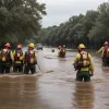 Pompieri mexicani ajută la operațiunile de salvare în urma inundațiilor din Texas: Reportaj foto