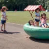 Tineri voluntari: Eroi anonimi care transformă vacanțele copiilor