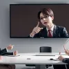 Piața cere demisia lui Tim Cook: Apple se confruntă cu probleme în domeniul AI și scăderea acțiunilor