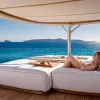 Jennifer Aniston, Dua Lipa și alte vedete aleg Mallorca pentru vacanță: insula paradisiacă este din nou în tendințe
