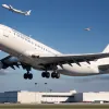 Avion Madrid-Paris se întoarce de urgență la Barajas după ce se ciocnește cu o pasăre