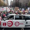 Migranții șoferi din SUA: Cum supraviețuiesc în "gig economy" și luptă pentru drepturile lor