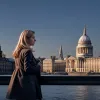 Scriitoarea Sally Rooney sfidează Guvernul britanic cu sprijinul pentru Palestine Action