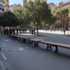 Barcelona ia măsuri împotriva degradării în Sant Antoni: îndepărtarea băncilor lui Colau și mai multă poliție