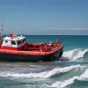 Continuă căutările tânărului dispărut pe plaja Los Muertos pentru a treia zi consecutiv