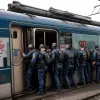 Patru persoane reținute în Tarragona pentru graffiti pe un tren și fugă