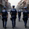Peste 7 tone de mărfuri contrafăcute confiscate într-o operațiune amplă împotriva vânzătorilor ambulanți din Roses