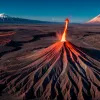 Etna erupe: imagini spectaculoase cu râuri de lavă văzute de sus