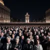 Milano își ia rămas bun de la Giorgio Armani: Sute de oameni aduc un ultim omagiu legendarului designer