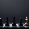 Șah de excepție: Alisher Suleymenov îl învinge pe Magnus Carlsen