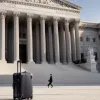 Curtea Supremă a SUA autorizează raidurile împotriva imigranților în Los Angeles