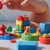 Idei de cadouri pentru un copil de 2 ani: 20 de jucării distractive și educative