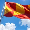 Înainte de Diada: Josep Rull (Junts) ridică în Parlament un ‘senyera’ de 50 de metri și 93.000 de euro