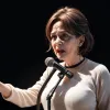„Rebota rebota y en tu cara explota”: spectacolul care sfidează timpul